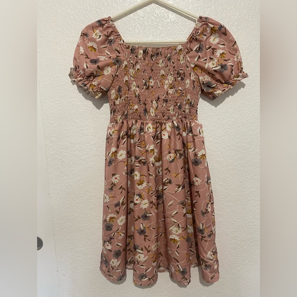 Other - 🌷Perfect Easter dress! 🪺Girls Floral Smocked Dress Size XXL (10-12)